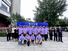 参赛选手使用消息化、数字化手段进行画图和建